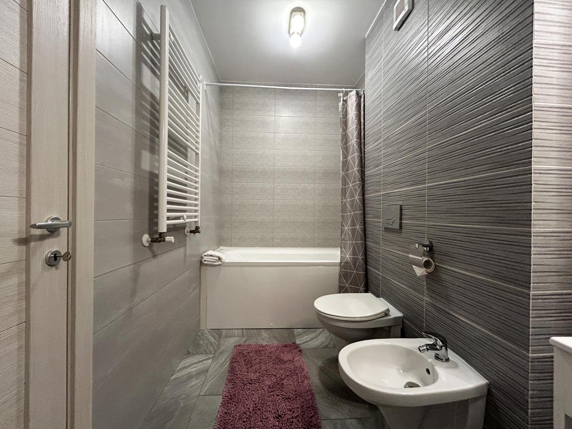 Mirandis Apartments - Comfort & Private Parking Near Coresi Mall Brasov Ngoại thất bức ảnh