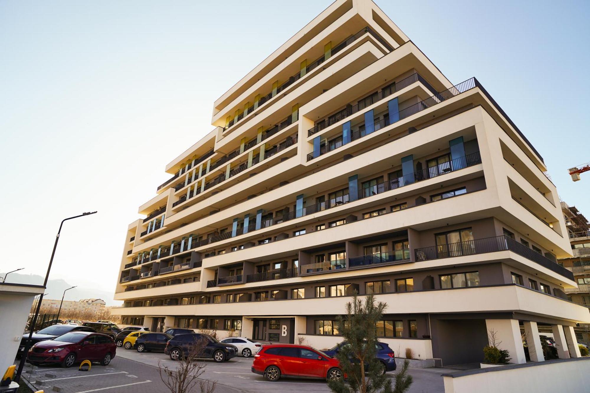 Mirandis Apartments - Comfort & Private Parking Near Coresi Mall Brasov Ngoại thất bức ảnh